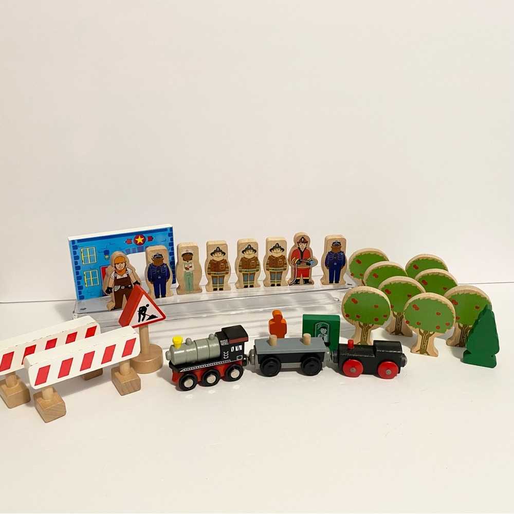 Wooden Playset Train Track Town Lot People Trees Engine Construction City Toy